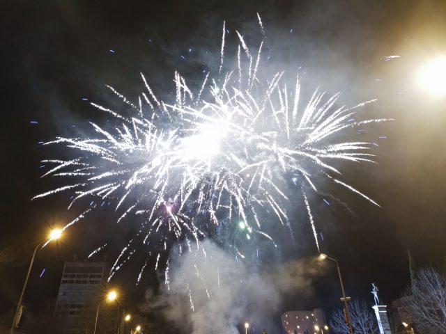 Сливен посрещна 2025 година с много музика и настроение