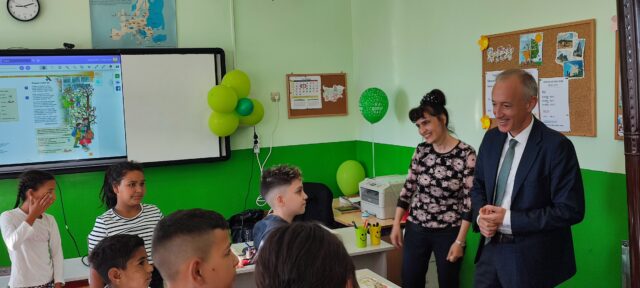 Министър Красимир Вълчев в Сливен: Изключително важно е децата да бъдат включени в образователната система максимално рано