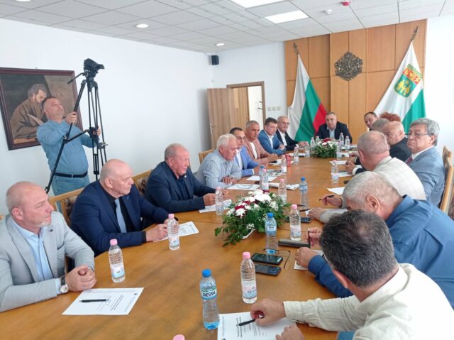 Кметът Стефан Радев и негови колеги от български общини проведоха работна среща в Раднево