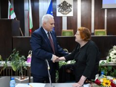 Доц. Мария Тодорова дари средства на МБАЛ „Д-р Иван Селимински“