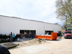 Продължава ремонтът на зала „Сирак Скитник”