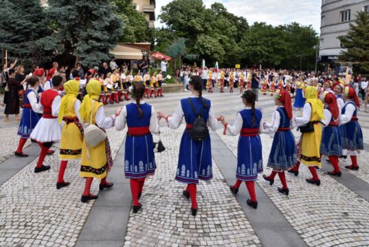 В Сливен започна 27-ят Международен детски фолклорен танцов фестивал „Приятелство без граници“