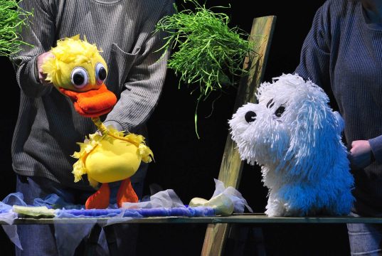 Смях, загадки и вълнуващи приключения на сцената на Кукления театър