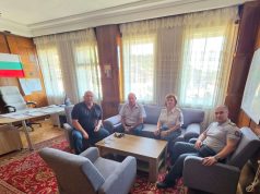 Областният управител свика извънредна среща заради пожара край Градец