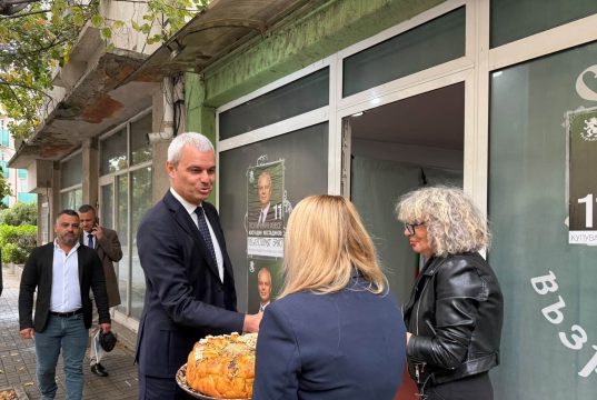 Костадин Костадинов в Сливен: България има нужда от силен държавен глава, който да отстоява националните интереси на страната