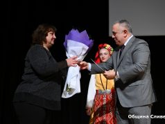 Община Сливен отличи учители и директори за постижения в образованието