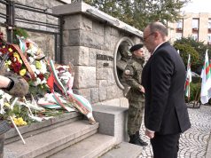Областният управител Михаил Кашеров и заместникът му Димитър Величков участваха в честванията за Димитровден в Сливен